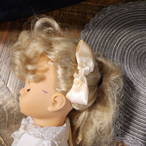 Lucky Bell Doll - Vintage - Collectable - Picture 3 of 7